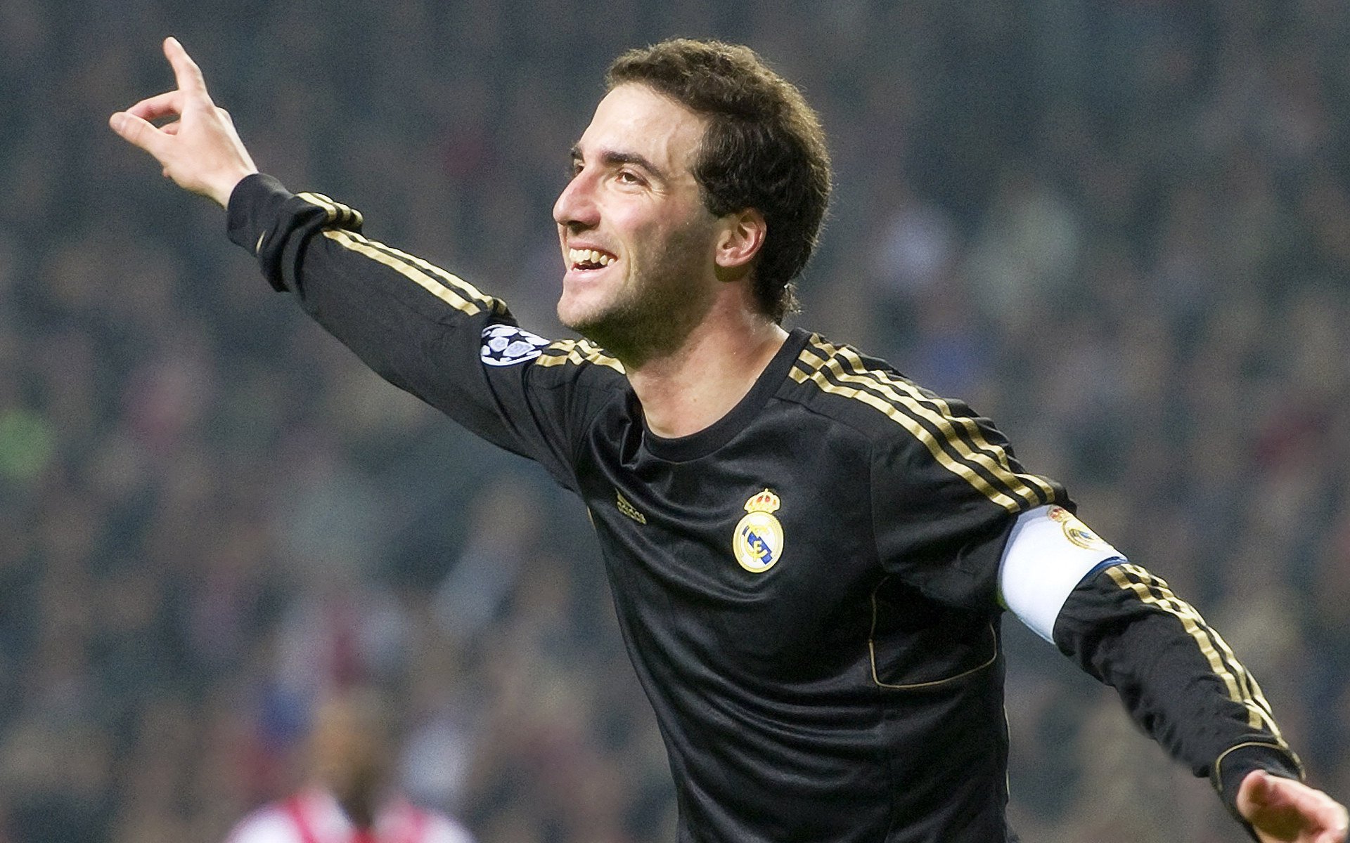 爱游戏APP-拜仁巴黎补时绝杀！欧冠史诗对决世界波定乾坤